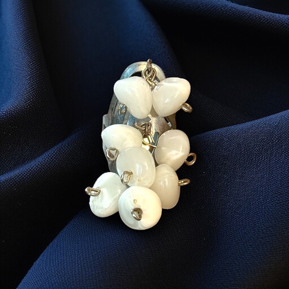 Vintage silver tone white dangle beads cuff ring - Picture 1 of 6